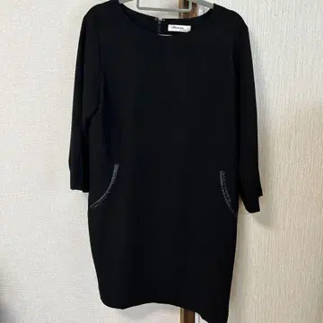 마카나나 캐시 블랙 무릎 기장 원피스 7부 소매