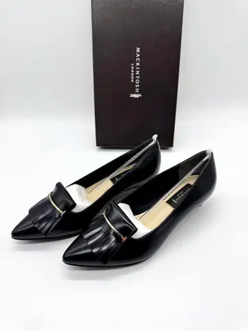 새상품 매킨토시 스틸레토 펌프스 블랙 22cm