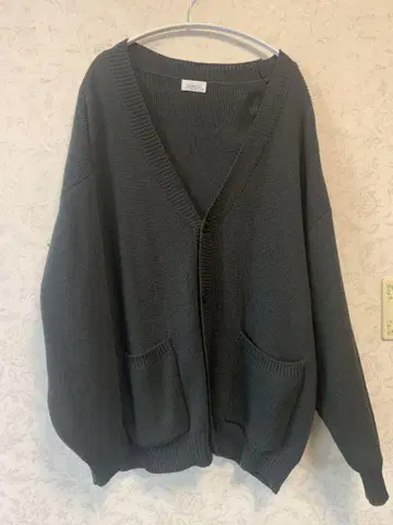 JUNRED 다크 그레이 V넥 가디건