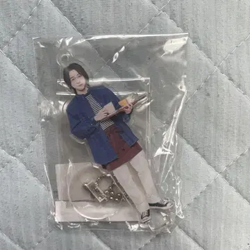 라일락 아크릴 스탠드 키링 카페 종업원 모토코