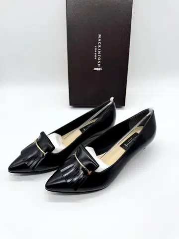 새상품 매킨토시 스틸레토 펌프스 블랙 22.5cm