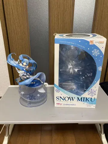 하츠네 미쿠 SNOW MIKU 1/7 스케일 피규어