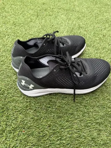 Under Armour HOVE 언더아머 스니커즈 27.5cm