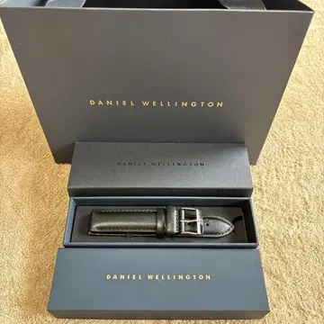 DANIEL WELLINGTON 블랙 가죽 벨트