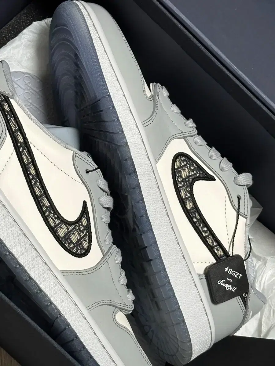 조던1 x 디올 로우 (43) 브랜드 중고거래 플랫폼, 번개장터