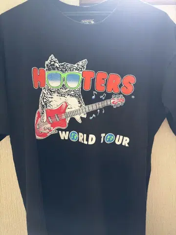 세카오와 후카세 착용 HOOTERS WORLD TOUR 티셔츠 90s