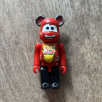 베어브릭 카즈 라이트닝 맥퀸 95 bearbrick