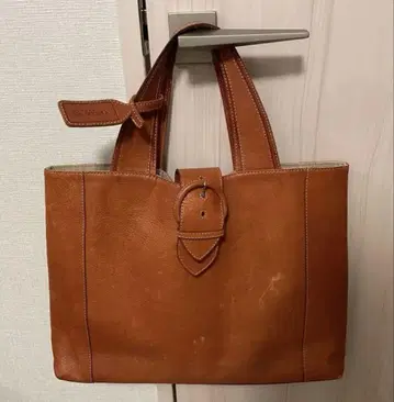 보 데셍, 브라운 가죽 토트백