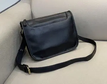 블랙 합성 피혁 메신저 백
