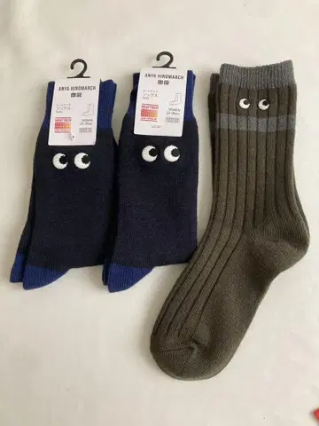미사용 새상품 유니클로 안야 힌드마치 눈 디자인 삭스 23~25cm