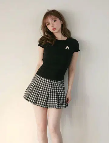 미아 체크 스커트와 메리