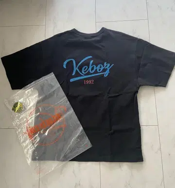 Keboz 티셔츠 1992 백 프린트 블랙