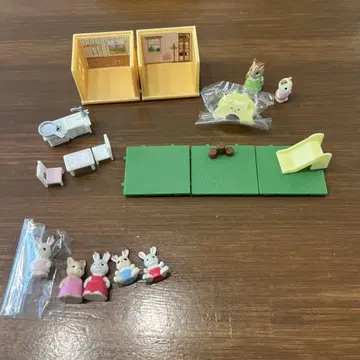 실바니안 패밀리 연결되는 작은 방 연결되는 잔디밭 정원 낱개 판매