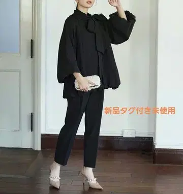 래글런 볼륨 블라우스 & 시크릿 밴딩 슬림 테이퍼드 팬츠