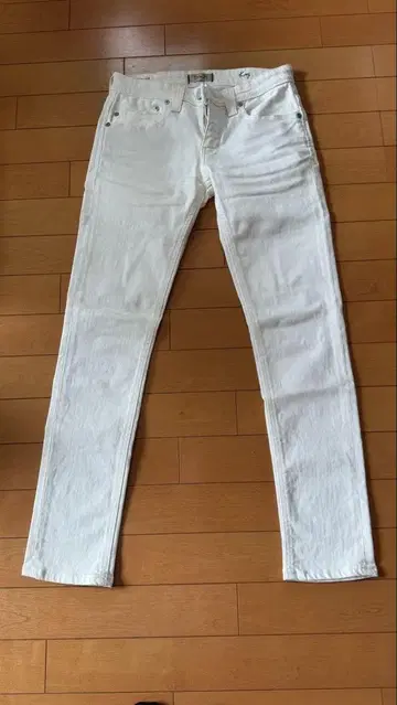 YANUK Kay 화이트 데님 팬츠