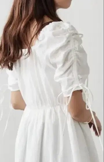 화이트 프릴 롱 원피스