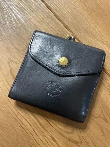 IL BISONTE 가마구치 블랙 3단 폴더형 지갑