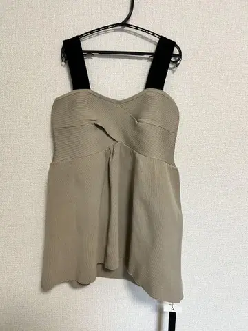 새상품 에이미로우 카슈쿨 페플럼 뷔스티에 다크 베이지