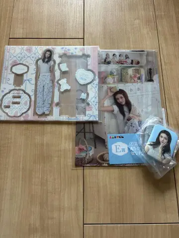 ILLIT 에니마이 복권 아크릴 스탠드 & 클리어 파일 & 캔 배치 세트