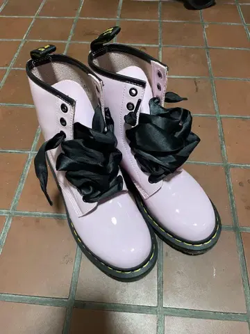 닥터마틴 부츠 핑크