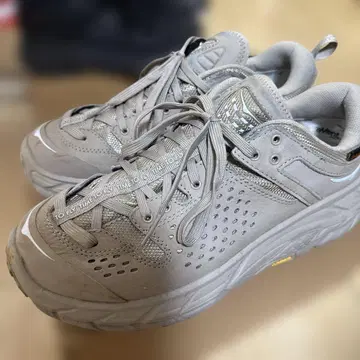 호카오네오네 TOR ULTRA LOW 26cm