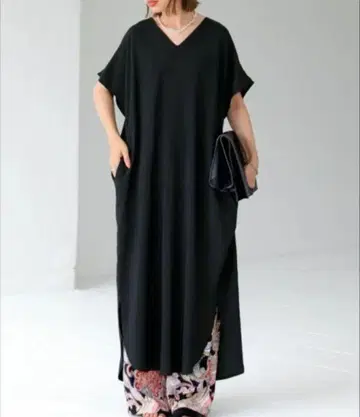 안티카 백 턱 원피스 원피스 반팔 원피스 블랙