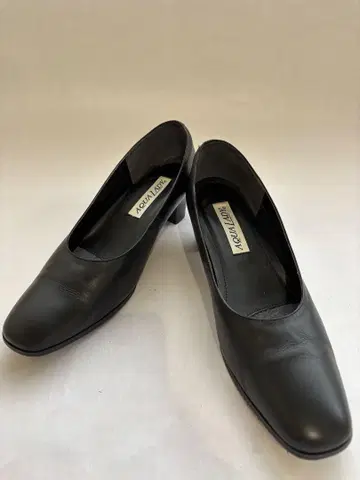 AQUA LADY 블랙 가죽 펌프스 24,5cm 4E