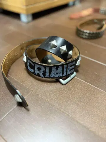CRIMIE 스터드 블랙 벨트