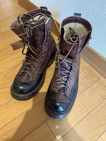 화이트 스모크 점퍼 브라운 가죽 워크 부츠 블루 하이드