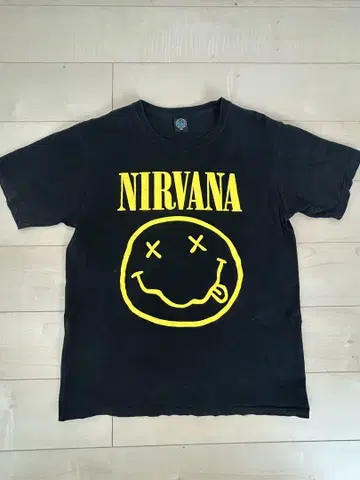 NIRVANA 티셔츠