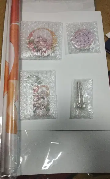 시이나 유이카 핀 배지 4개 세트