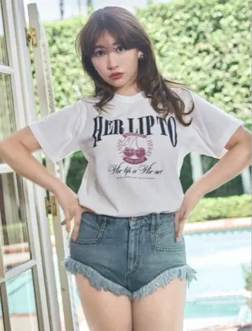클래식 체리 티셔츠 / 화이트
