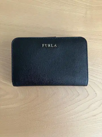 훌라 블랙 접이식 지갑