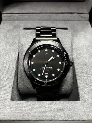 ABOUT VINTAGE 1926 At'sea ALL BLACK