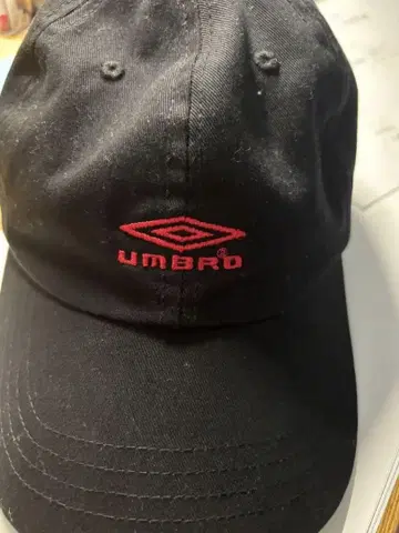 엄브로 캡
