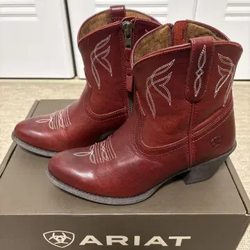ARIAT 레드 웨스턴 부츠
