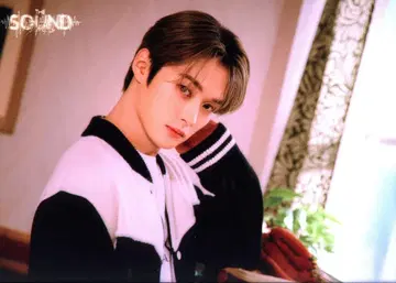 StrayKids Lee Know THE SOUND 4/6