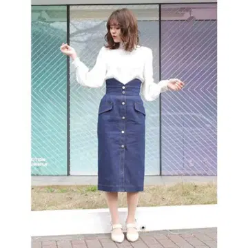 다크 데님 타이트 스커트 버튼