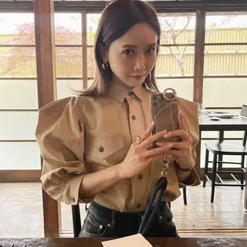 HYKE 파워 숄더 밀리터리 셔츠