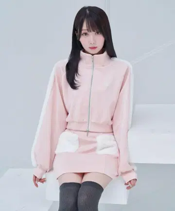 fake fur point track skirt set 로제 뮤즈 새상품