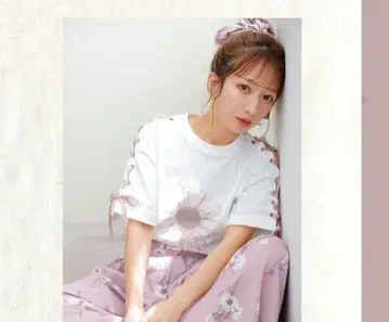 ange charme 화이트 꽃무늬 티셔츠