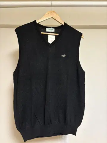 Crocodile 블랙 V넥 베스트 LL