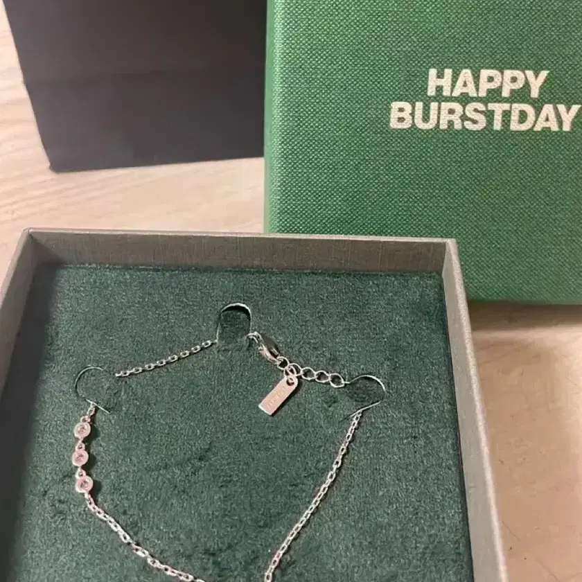 SEVENTEEN 5th サノク 事前収録 限定 ブレスレット SEVENTEEN 10周年 HAPPY BURSTDAY サノク ブレスレット - メルカリ