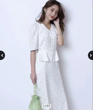 저스길리티 페플럼 도트 내로우 원피스 앱와이어 리시