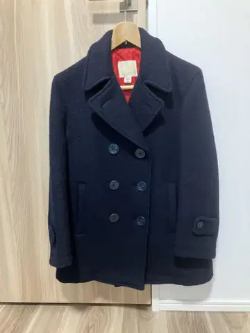 울 소재 네이비 피코트