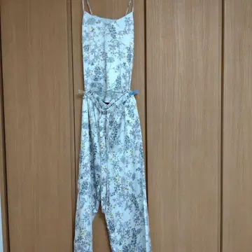 꽃무늬 슬리브리스 점프 수트