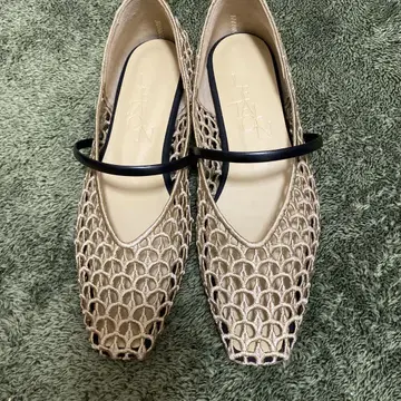 LE TALON 스퀘어 크로셰 스트랩 플랫 23.5cm