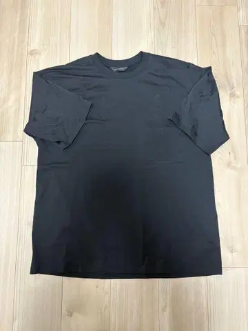 데상트 얼터레인 티셔츠