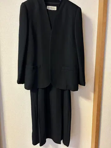 SOIR PERLE 블랙 수트 세트 17