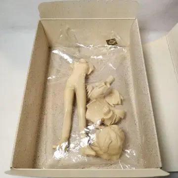 건스미스 캣츠 1/8 스케일 '미니 메이' 레진 키트 피규어